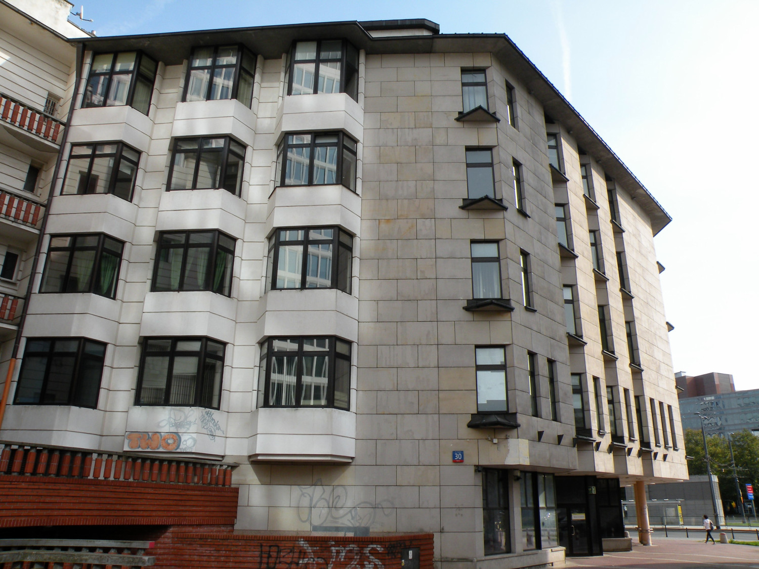 Zdjęcie architektury budynku Siedziba Dyrekcji Eksploatacji Cystern CPN